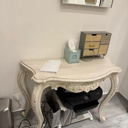 De Charme Champs Elysees Paris